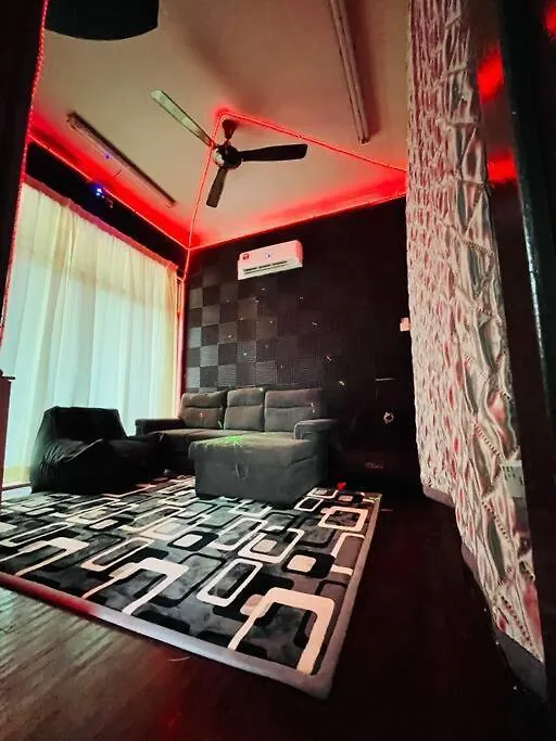 Spacious Private Pool Villa With Ktv + Outdoor Cinema !! - Just 5 Mins From Beach. Batu Ferringhi Malaysia