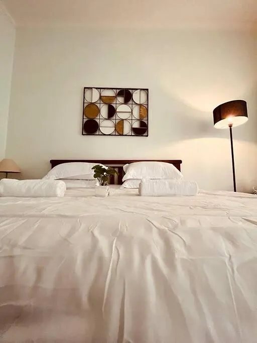 Spacious Private Pool Villa With Ktv + Outdoor Cinema !! - Just 5 Mins From Beach. Batu Ferringhi