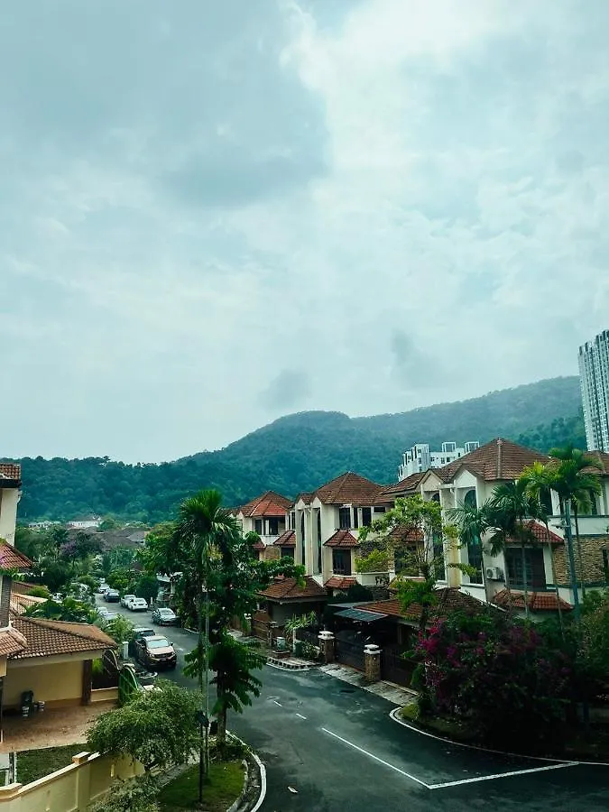 Spacious Private Pool Villa With Ktv + Outdoor Cinema !! - Just 5 Mins From Beach. Batu Ferringhi