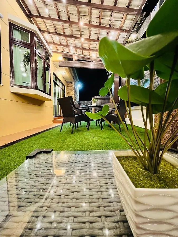 Spacious Private Pool Villa With Ktv + Outdoor Cinema !! - Just 5 Mins From Beach. Batu Ferringhi 0*,  Malaysia